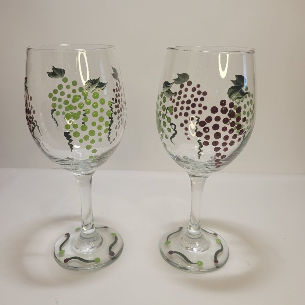 Hand Painted Wine Glasses Purple and Green Grapes Set of 2 17 oz.